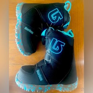 Burton Kids Youth Grom Boa Snowboard Boots size 1 / 2 like new snowboarding